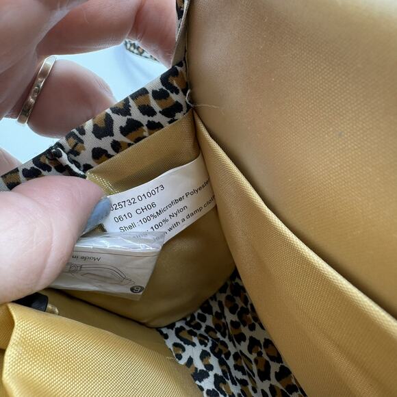 Travelon Leopard Crossbody Bag Travel - Picture 7 of 9